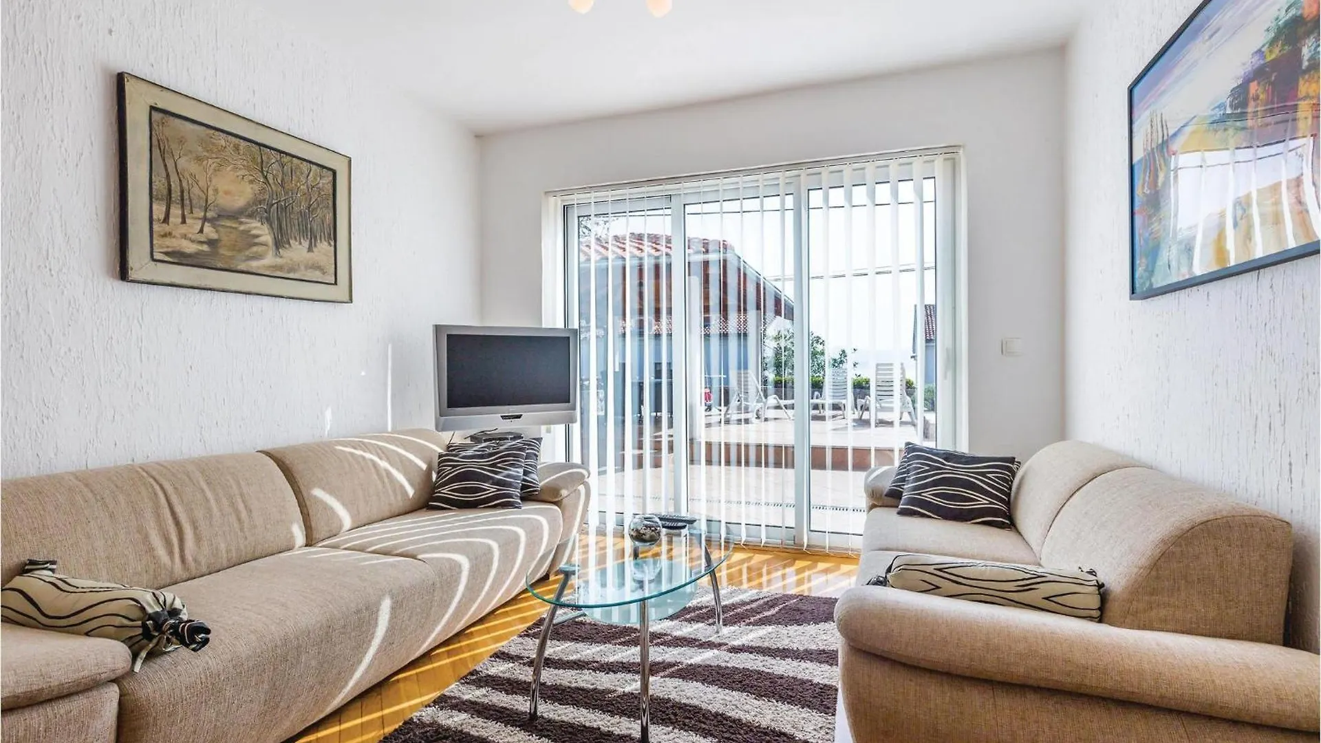 Gorgeous Apartment In Lovran With Jacuzzi 0*,